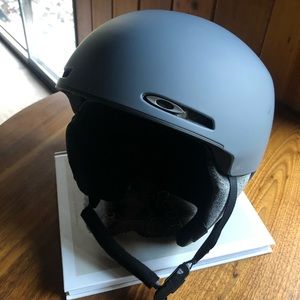Oakley Modi 1 Snowboarding/Skiing Helmet